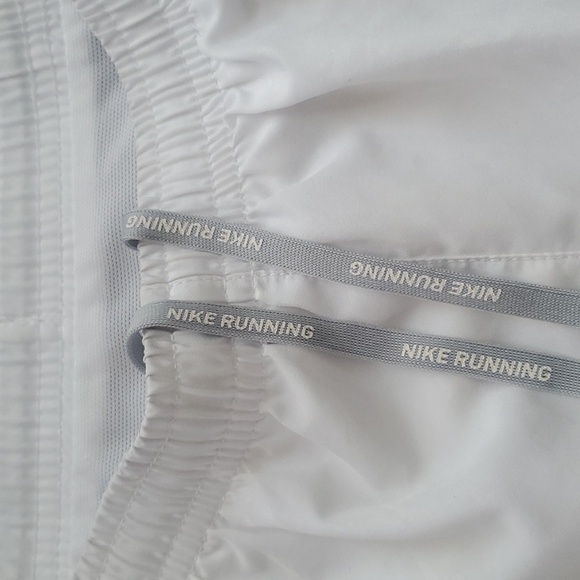 Nike running shorts - Picture 2 of 3